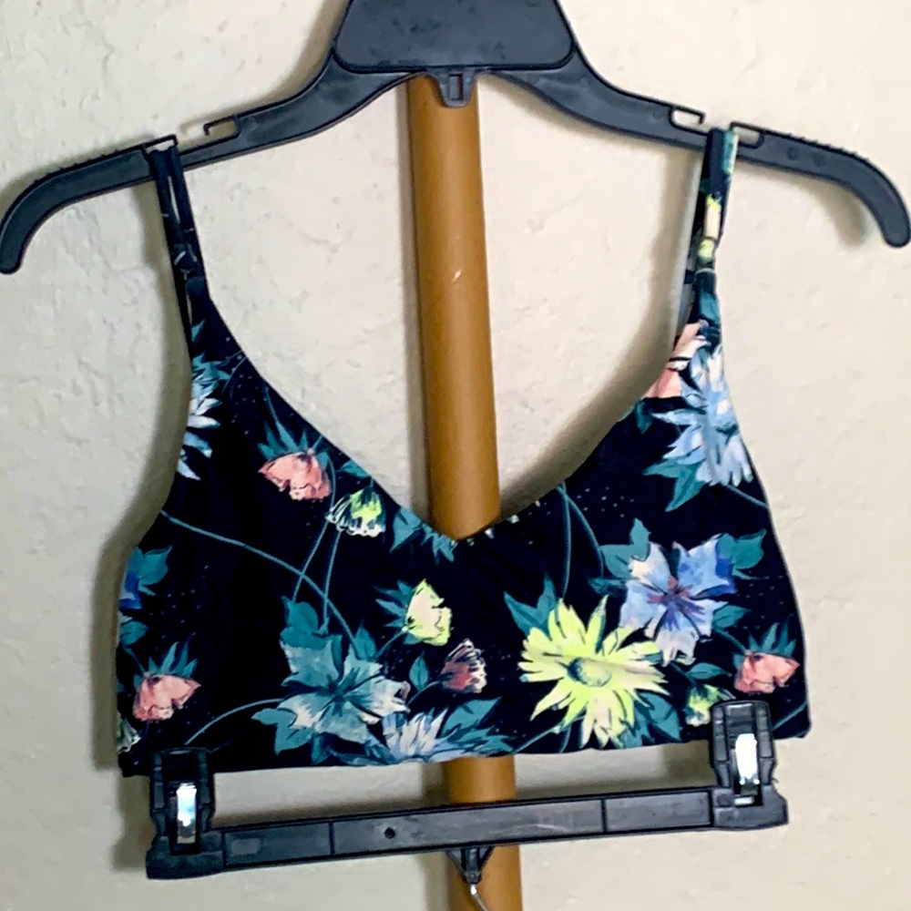 O’Neil bikini top